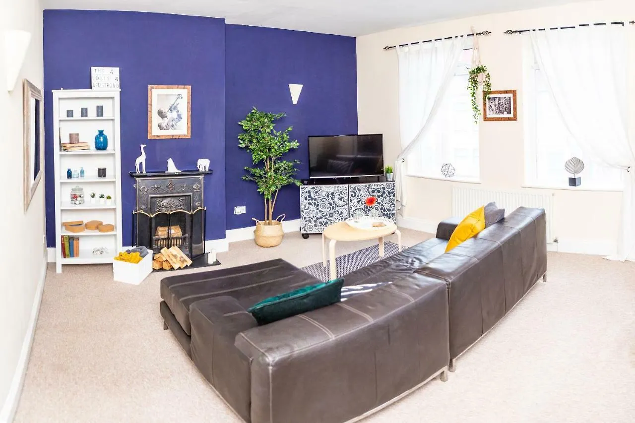 The Louis Armstrong- Modern 3 Bedroom Apartment, Super Close To The City Centre Cardiff 0*,