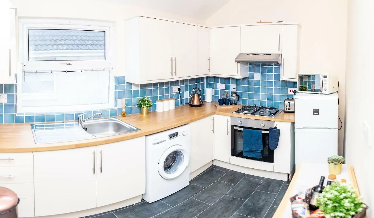 The Louis Armstrong- Modern 3 Bedroom Apartment, Super Close To The City Centre Cardiff 0*,  Velká Británie